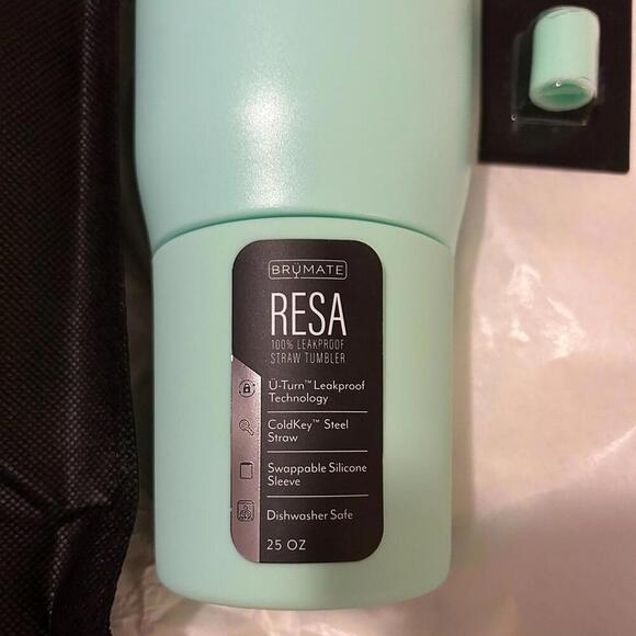 Brumate Resa Mint Green  25 oz with straw topper - Picture 3 of 6